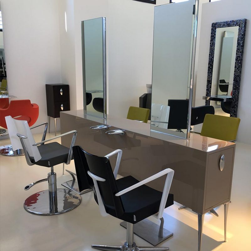 salon coiffeuse centrale coiffure design square island 02 800x800 - Square Island