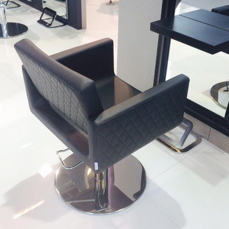 salon fauteuil coiffage design u shape quilt 03 800x800 - Ushape Quilt