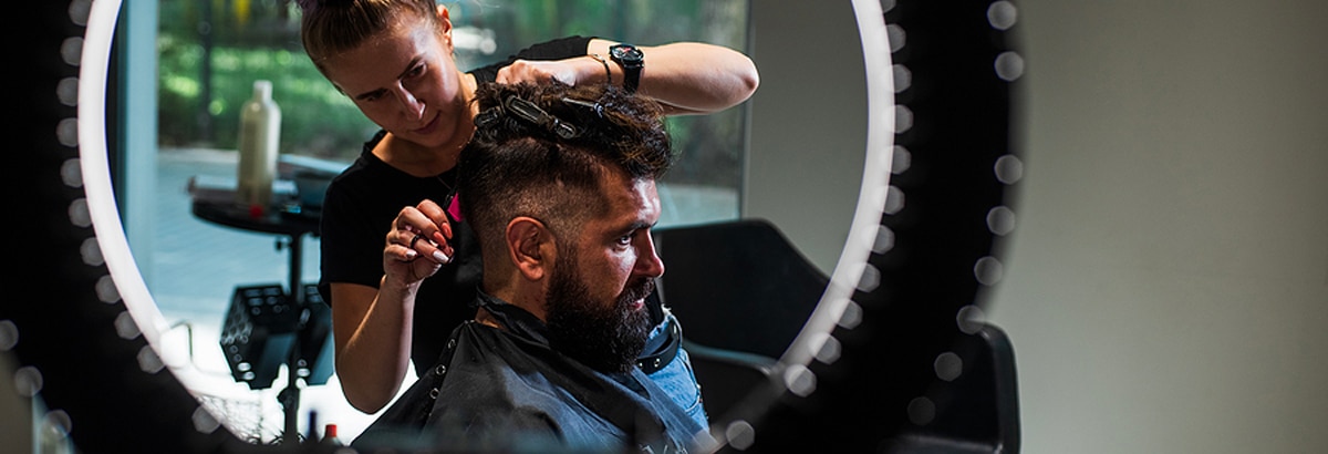 bigstock Barber Master Cut Hair Mature 403016438 - Accueil
